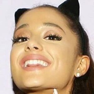 Meet your Posher, Lydia